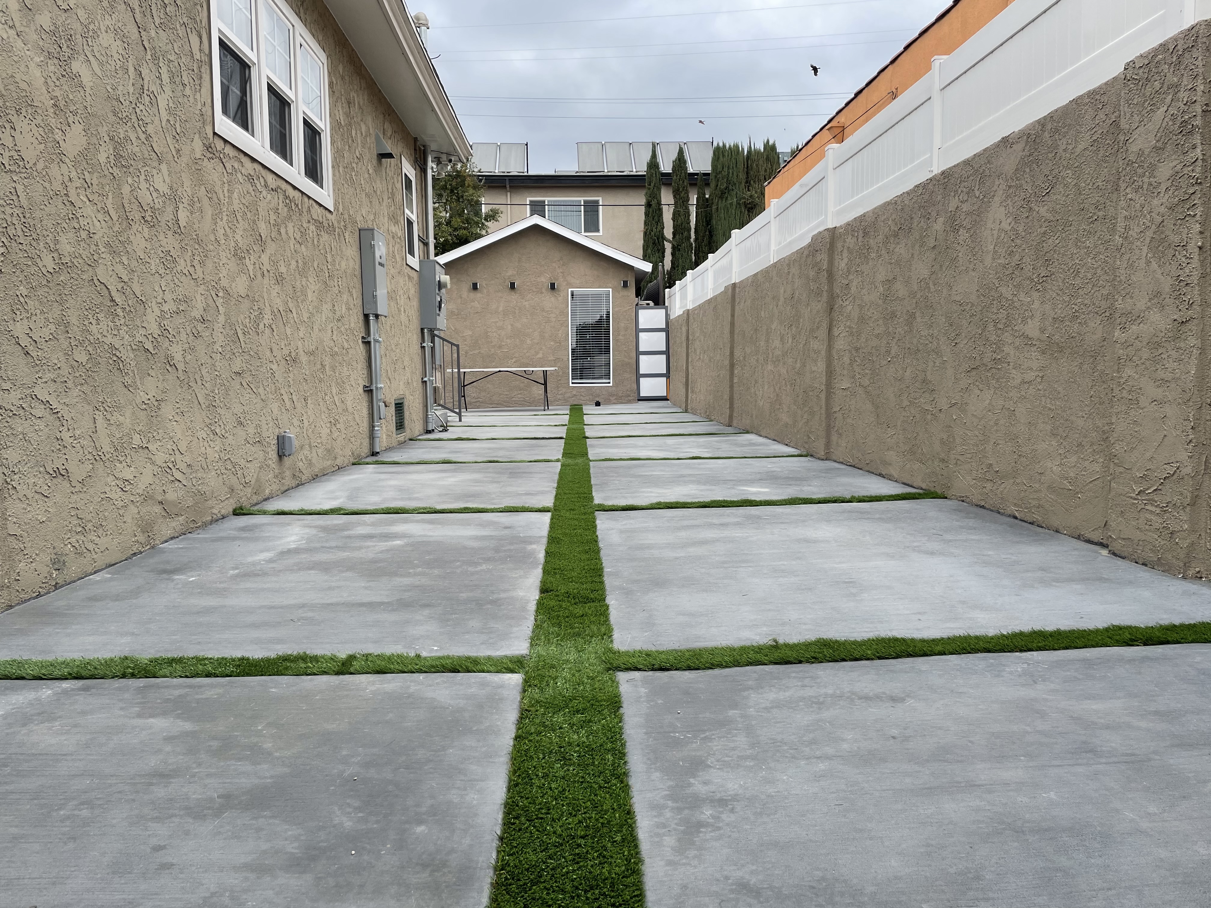 Modern Concrete Patio & Driveway finishes in Los Angeles