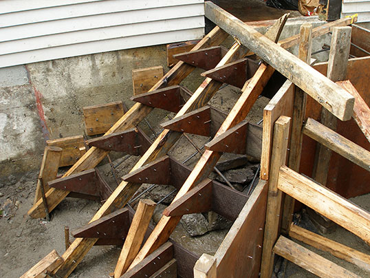 9a-light-brush-steps-with-exotic-formwork-before.jpg